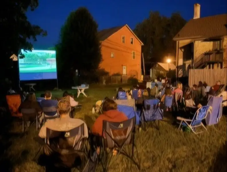 outdoor-movie-1-e1767990753270